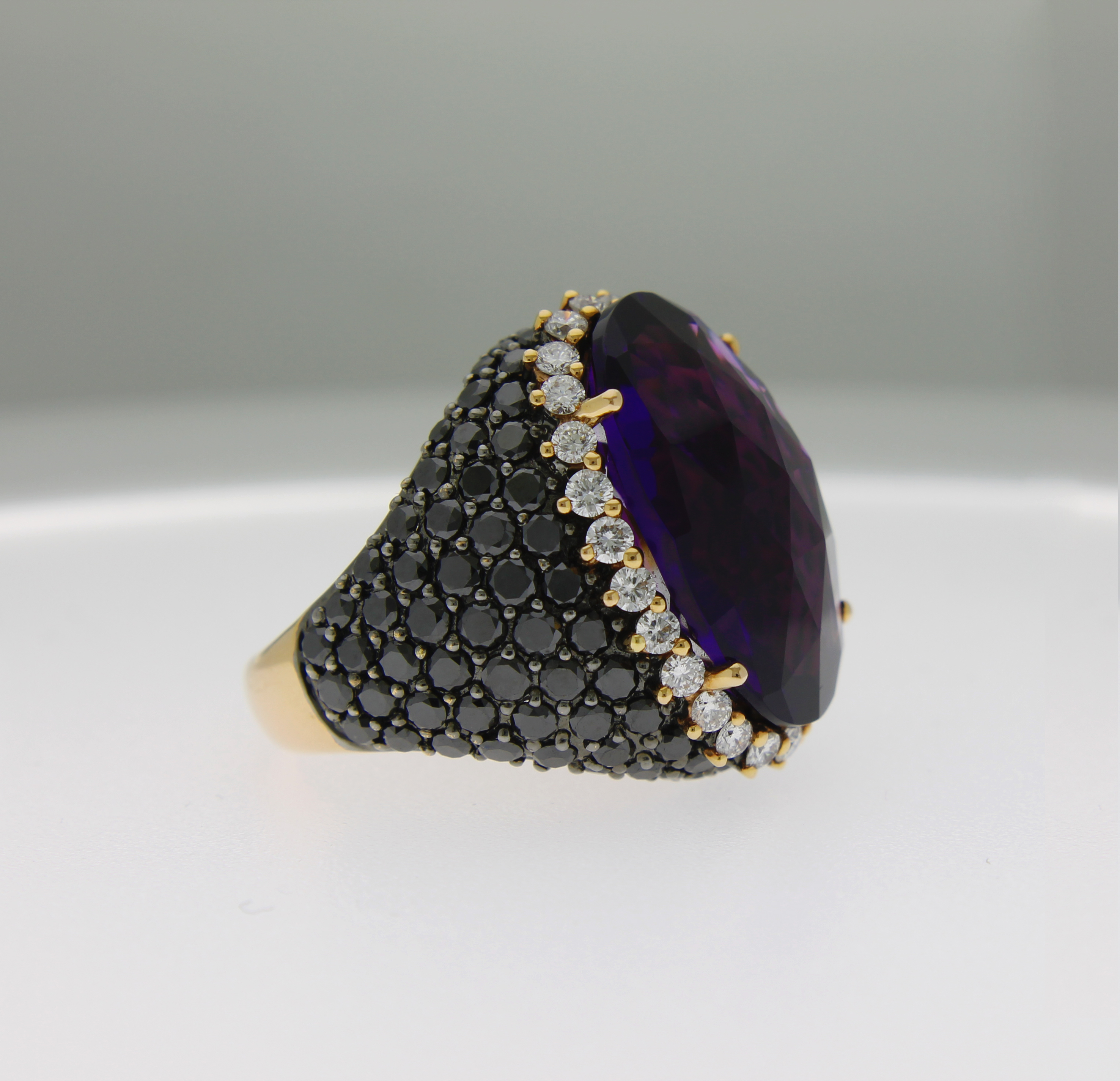 Anello Casavola ametista e diamanti neri - immagine 2