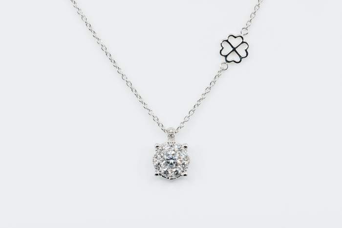 Collana Invisible oro bianco diamanti - Gioielleria Casavola Noci - idea regalo anniversario donna
