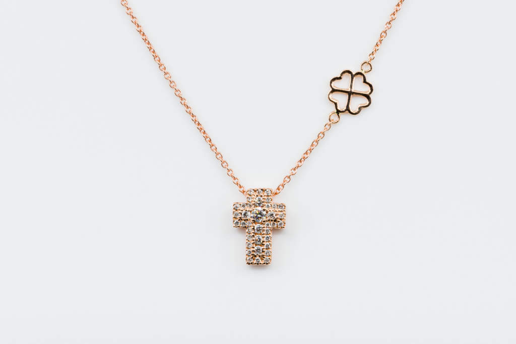 Collana croce Angelus rose diamanti - Gioielleria Casavola Noci - Idea regalo battesimo oro rosa bambini