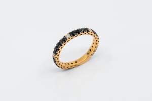 Girodito diamanti neri Infinity rosé - Gioielleria Casavola Noci - Idea regalo anello proposta di matrimonio