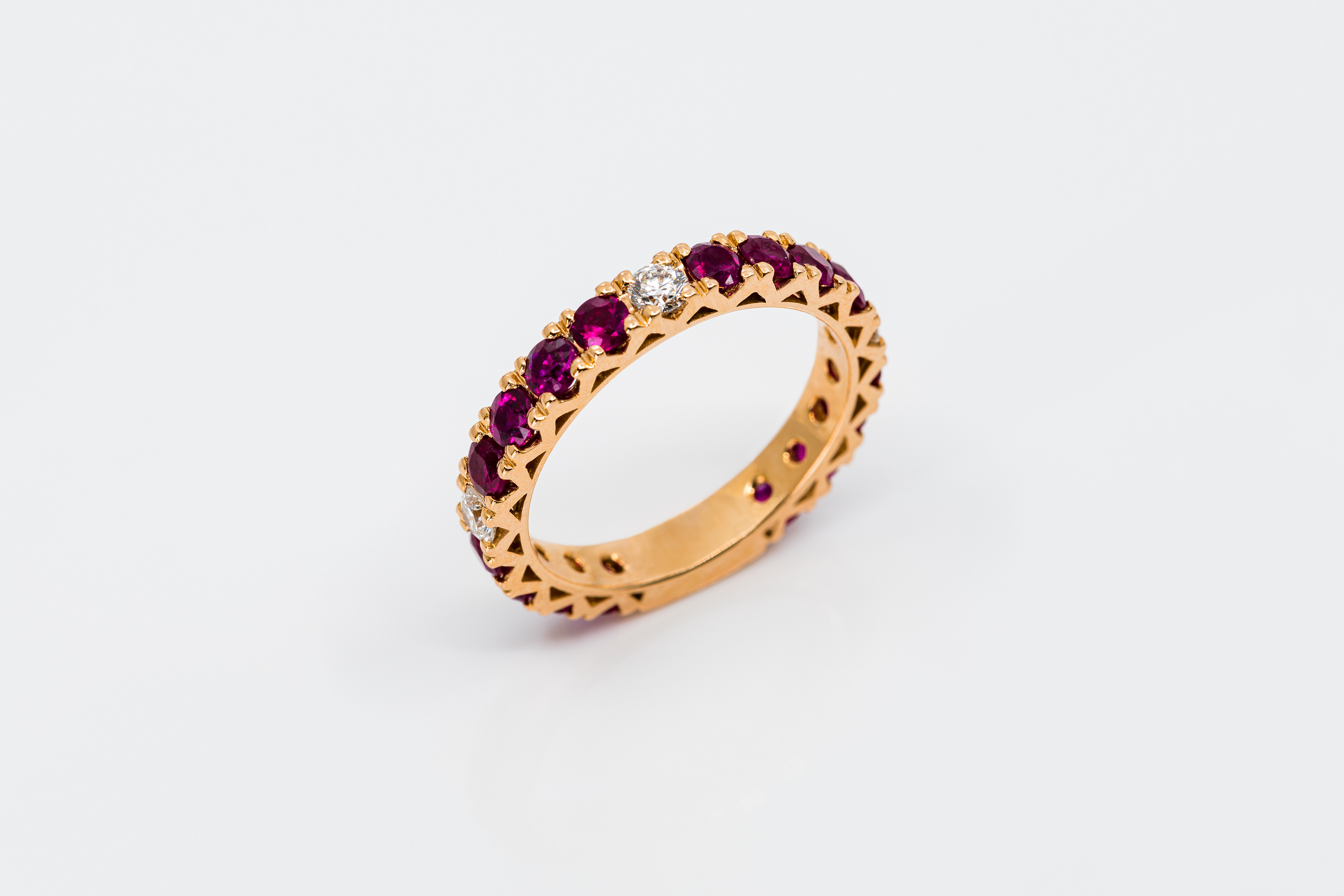 Girodito rubini Infinity rosé - Gioielleria Casavola Noci - idea regalo fidanzamento