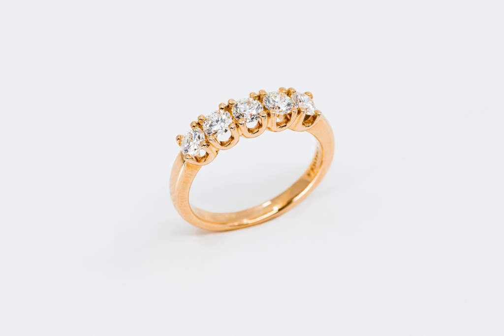 Veretta 5 diamanti rosé - anello proposta di matrimonio importante - Gioielleria Casavola Noci