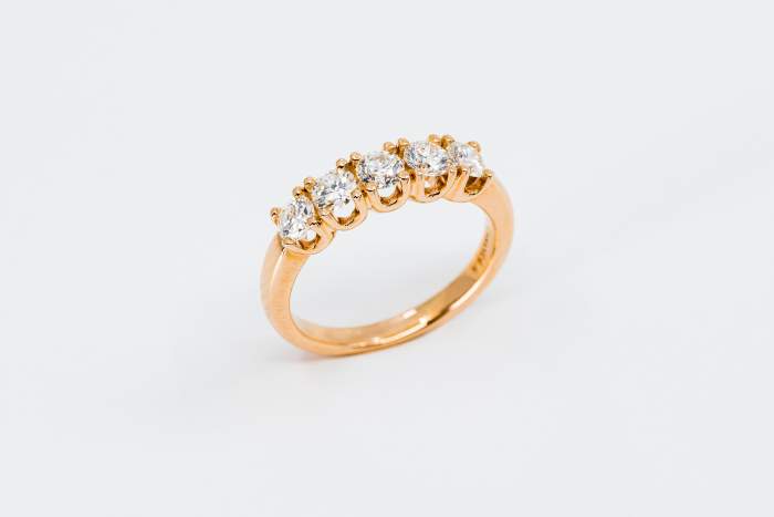 Veretta 5 diamanti rosé - anello proposta di matrimonio importante - Gioielleria Casavola Noci