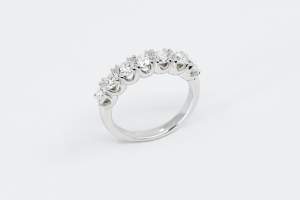 Veretta 7 diamanti white - anello proposta di matrimonio importante - Gioielleria Casavola Noci