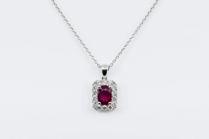 Collana pendente quadrato rubino diamanti Prestige - Gioielleria Casavola Noci - idea regalo donne anniversario matrimonio
