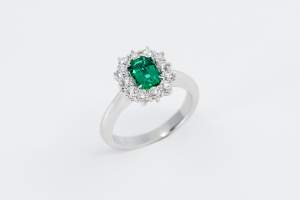 Crivelli anello rosetta smeraldo diamanti - Gioielleria Casavola Noci - idea regalo donna matrimonio