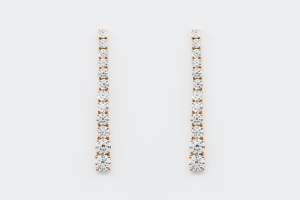 Crivelli orecchini lunghi pendenti diamanti oro rosa | Gioielleria Casavola Noci | Idea regalo donne | Anniversario matrimonio