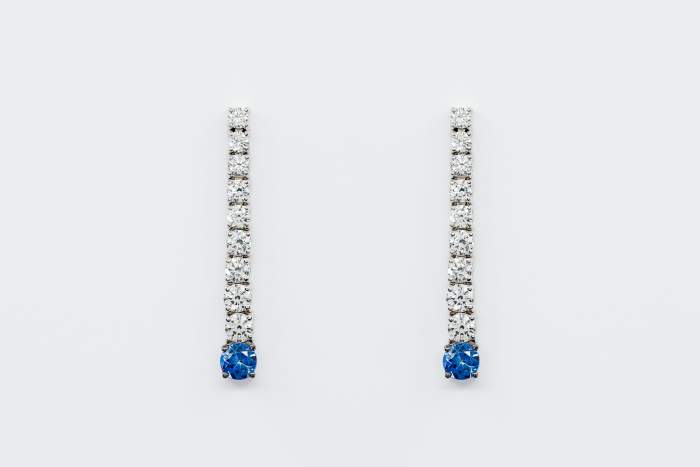 Crivelli orecchini medi diamanti con zaffiro | Gioielleria Casavola Noci | Idea regalo donne | compleanno importante