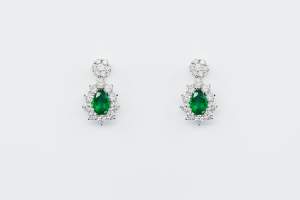 Orecchini pendente goccia smeraldi Prestige | Gioielleria Casavola Noci | idea regalo donna | diamanti per anniversario