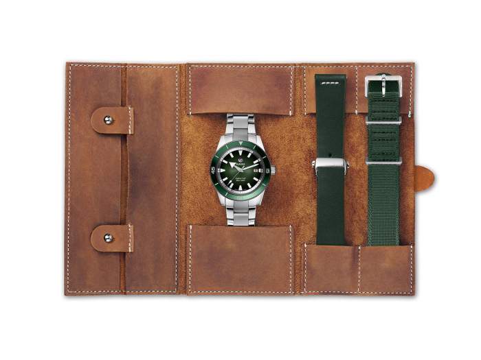 Rado Captain Cook R32105318 - orologio automatico ghiera verde - Gioielleria Casavola Noci - travel bag