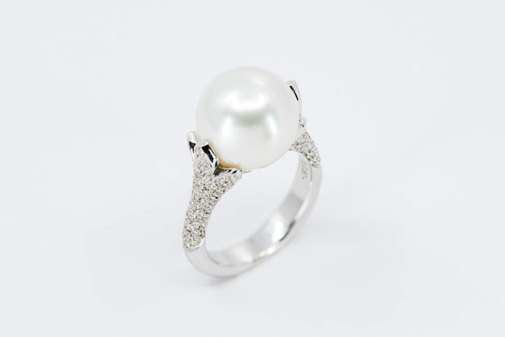 Crivelli anello foglia perla australiana - Gioielleria Casavola di Noci - idee regalo donne importante