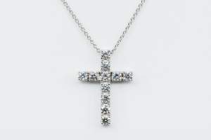 Crivelli collana croce diamanti - Gioielleria Casavola Noci - idee regalo battesimo