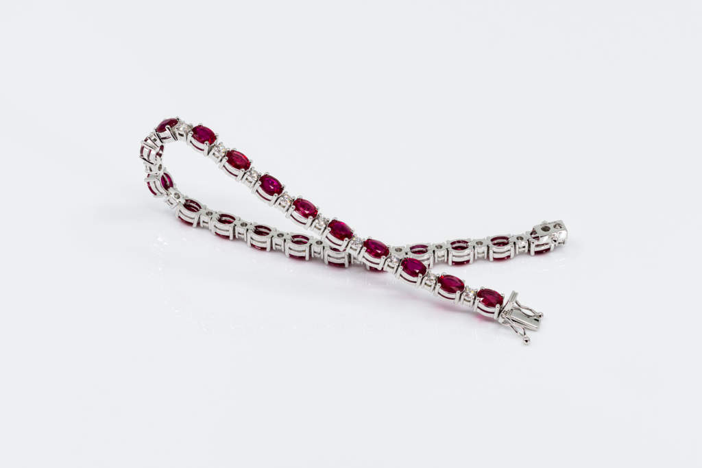 Crivelli bracciale rubini ovali e diamanti - Gioelleria Casavola Noci - idee regalo donne