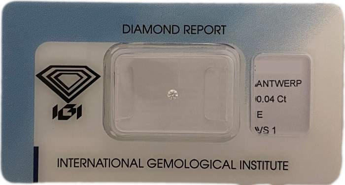 Diamante certificato IGI 0.04ct E VVS2 - Gioielleria Casavola di Noci - idee regalo battesimo importante