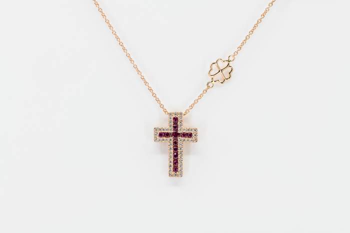 Collana croce Grand Angelus rubini rosè - Gioielleria Casavola Noci - idee regalo battesimo - maschietto e femminuccia