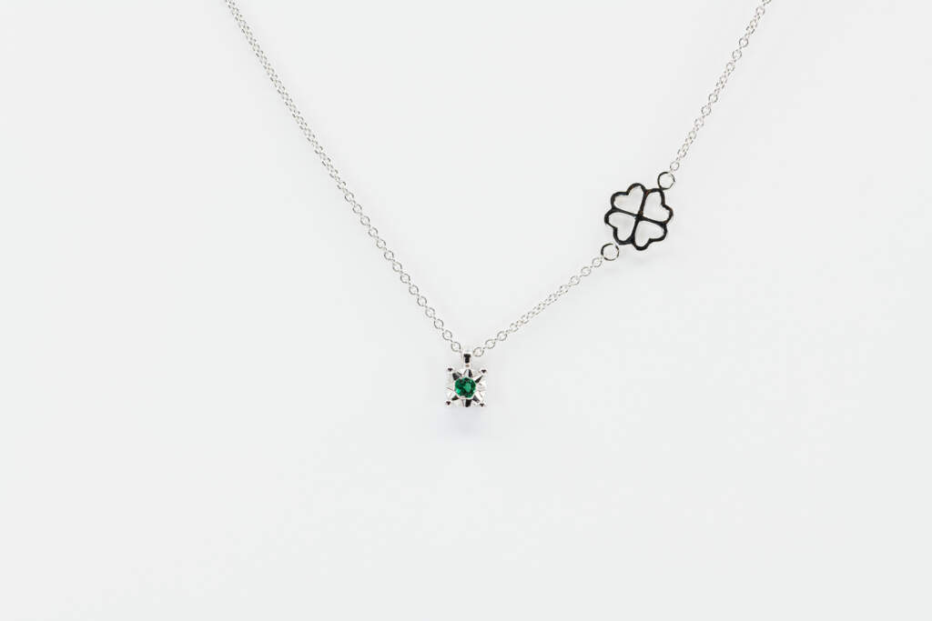 Collana punto luce smeraldo Starlight White - Gioielleria Casavola Noci - idee regalo donne per ogni occasione