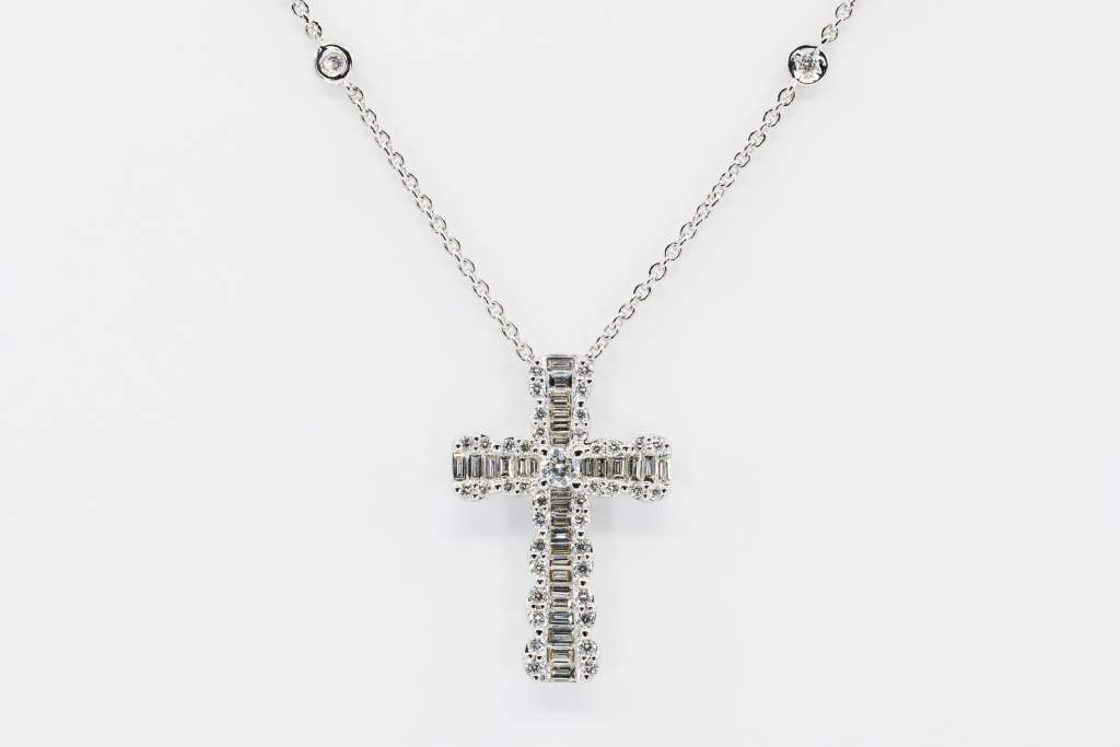 Collana Croce Fidelis Précieux white - Gioielleria Casavola Noci - idee regalo