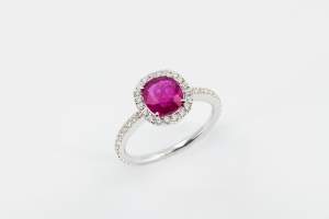 Crivelli anello rubino con brillanti - Gioielleria Casavola Noci - idee regalo donne occasione importante - main