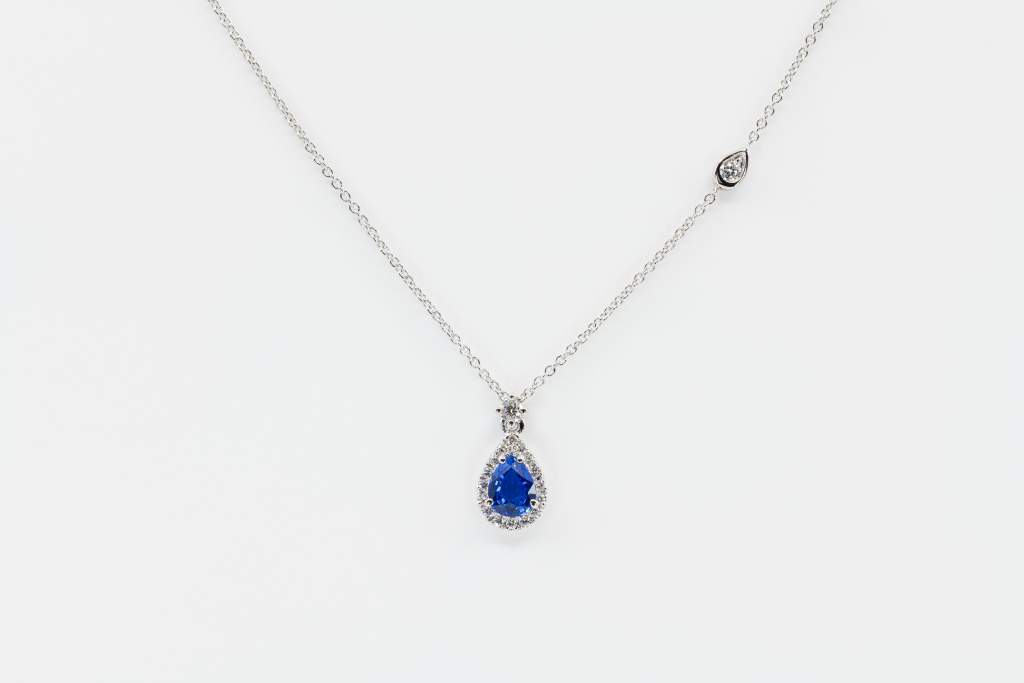 Crivelli collana zaffiro goccia e diamanti - Gioielleria Casavola Noci - idee regalo donne per ogni occasione