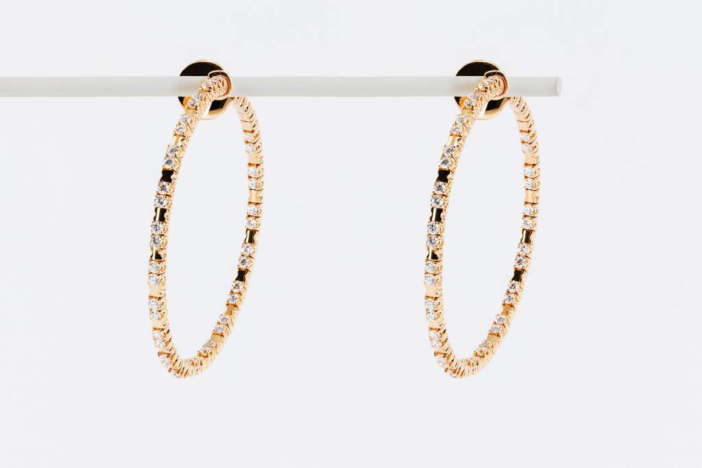 DESIGN - Orecchini pendenti argentati con catenina pendente e