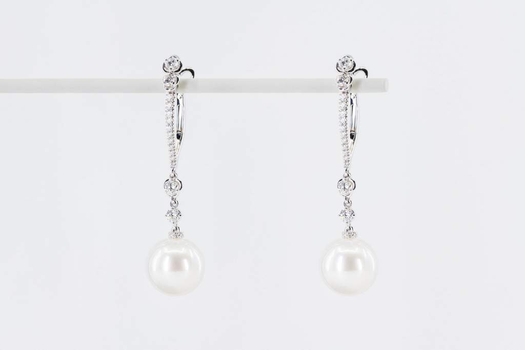 Crivelli orecchini pendenti lunghi perle e diamanti - Gioielleria Casavola Noci - idee regalo donne - high jewellery pearl
