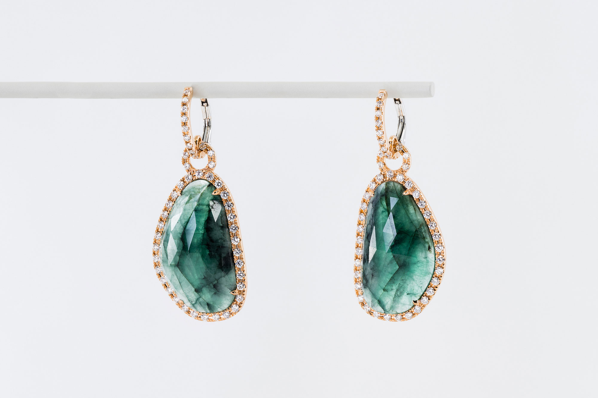 Orecchini smeraldi taglio fantasia Prestige - Gioielleria Casavola Noci - idee regalo donne importante - oro rosa