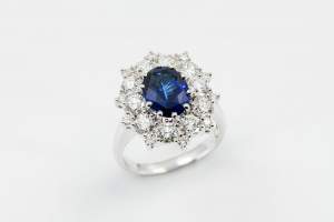 Crivelli anello rosetta zaffiro - Gioielleria Casavola Noci - high end jewelry rings - gift ideas for her