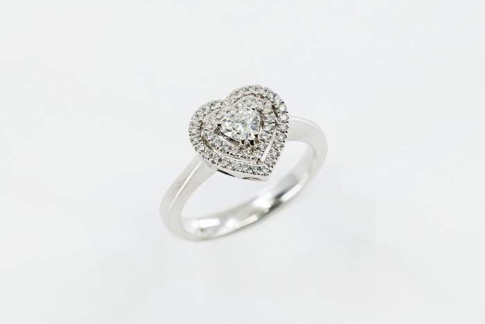 Anello cuore pavè diamanti white Prestige - Gioielleria Casavola Noci - idee regalo proposta di matrimonio - oro bianco