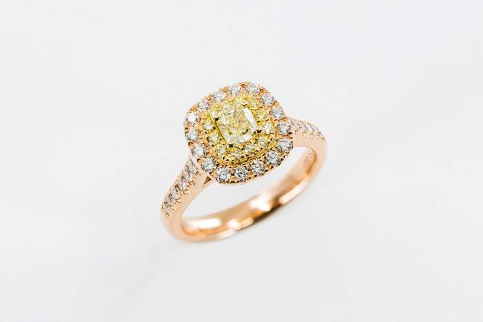 Anello double halo diamanti fancy rose Prestige - Gioielleria Casavola Noci - proposta di matrimonio idee - regalo donne prezioso