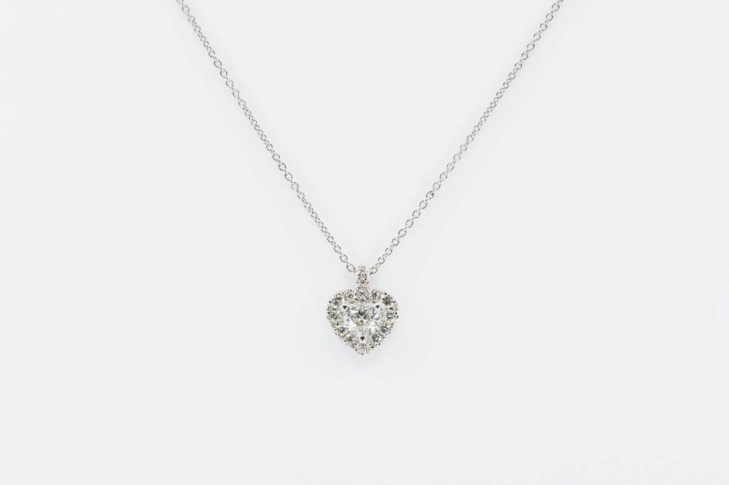 Collana diamante cuore pavè little Prestige - Gioielleria Casavola Noci - idee regalo donna - Made in Italy