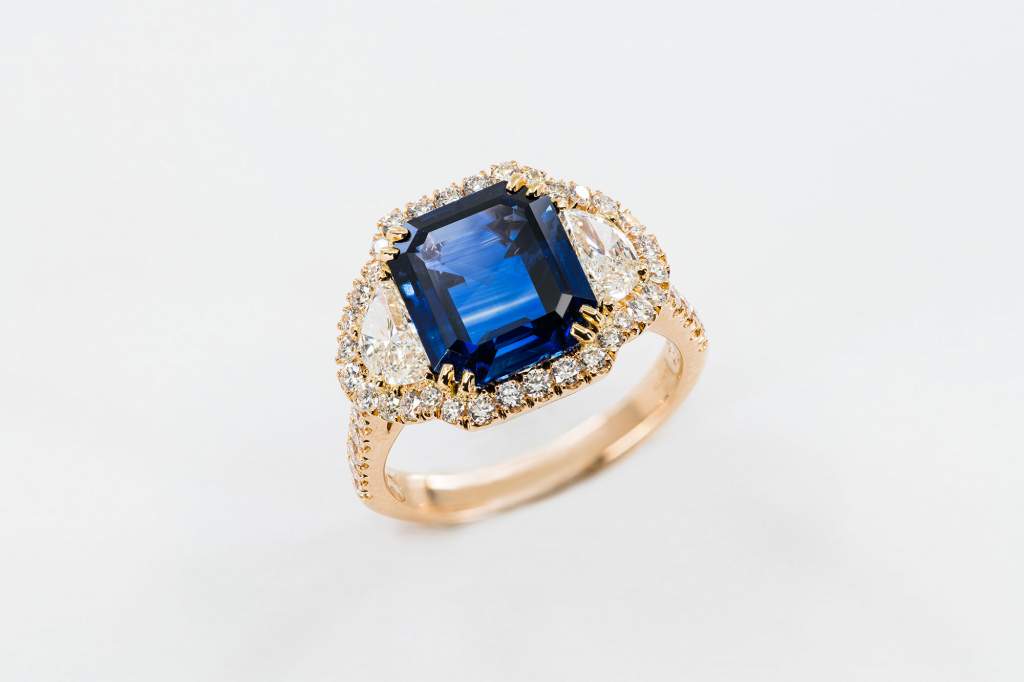 Crivelli anello zaffiro diamanti mezzaluna rosato - Gioielleria Casavola Noci - idee regalo donna - Made in Italy