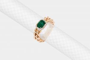 Crivelli anello groumette smeraldo oro rosa - Gioielleria Casavola Noci - idea regalo donne - main