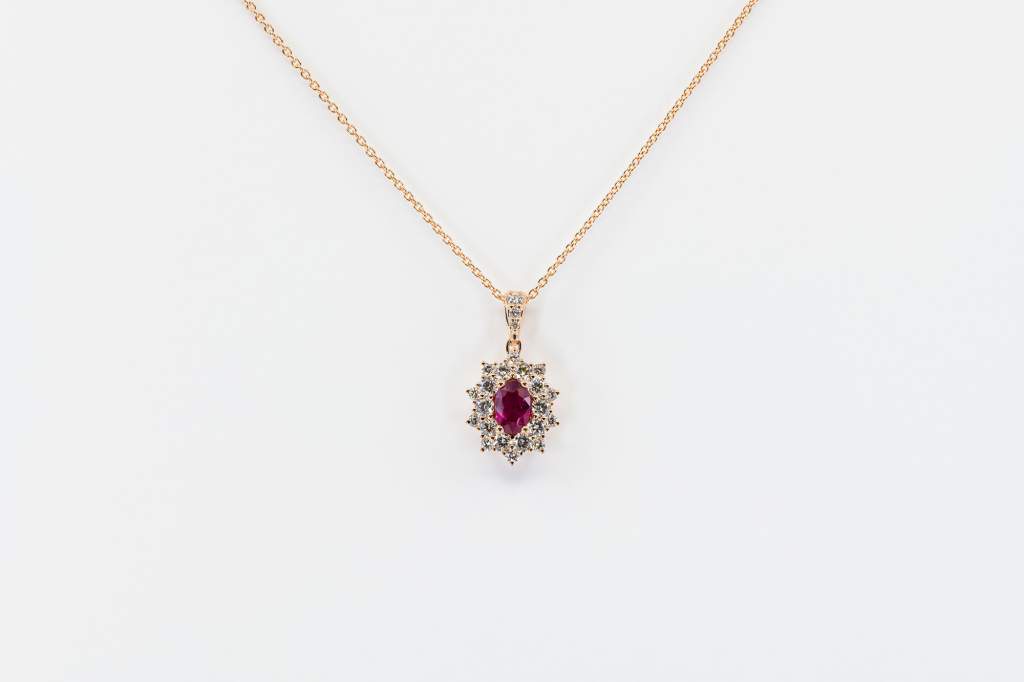 Collana rubino Daisy Nature Rosè - Gioielleria Casavola Noci - idee regalo anniversario matrimonio - gioiello in oro rosa