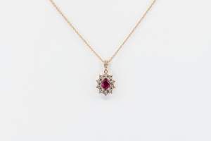 Collana rubino Daisy Nature Rosè - Gioielleria Casavola Noci - idee regalo anniversario matrimonio - gioiello in oro rosa