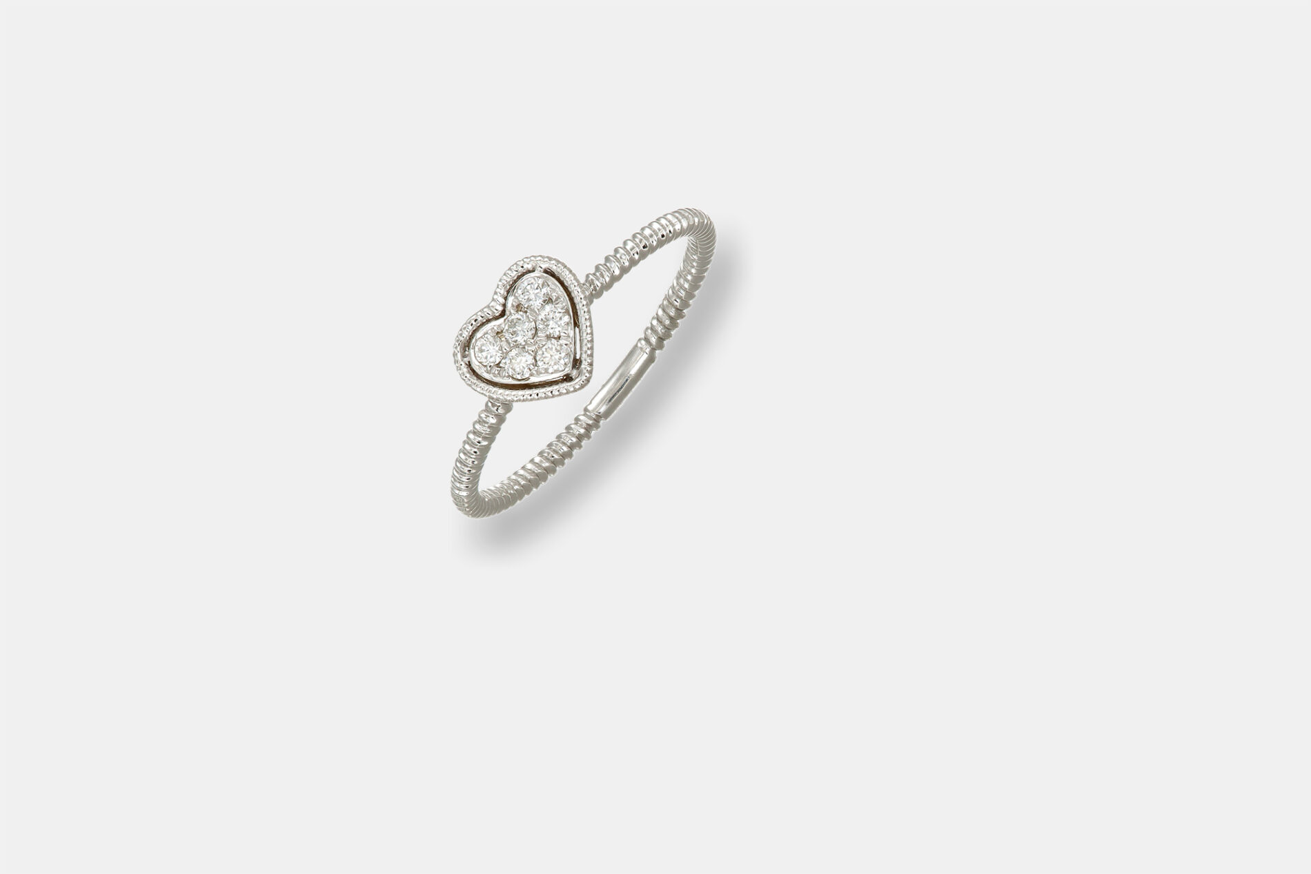 Anello cuore diamanti Enjoy White - Gioielleria Casavola di Noci - idee regalo compleanno fidanzata