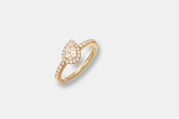 Crivelli anello diamante goccia halo rosé - Gioielleria Casavola di Noci - idee proposta di matrimonio - gioiello perfetto per lei
