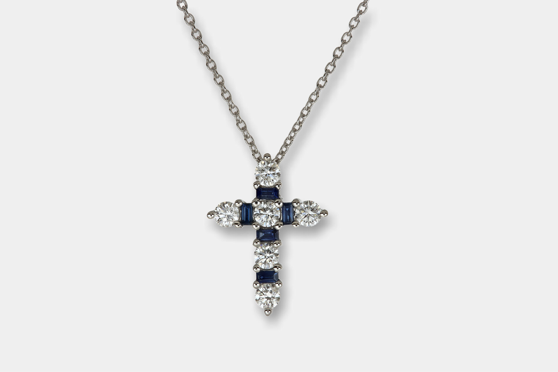 Collana Croce Fidelis White Zaffiri e Diamanti - Gioielleria Casavola di Noci - idee regalo battesimo importante