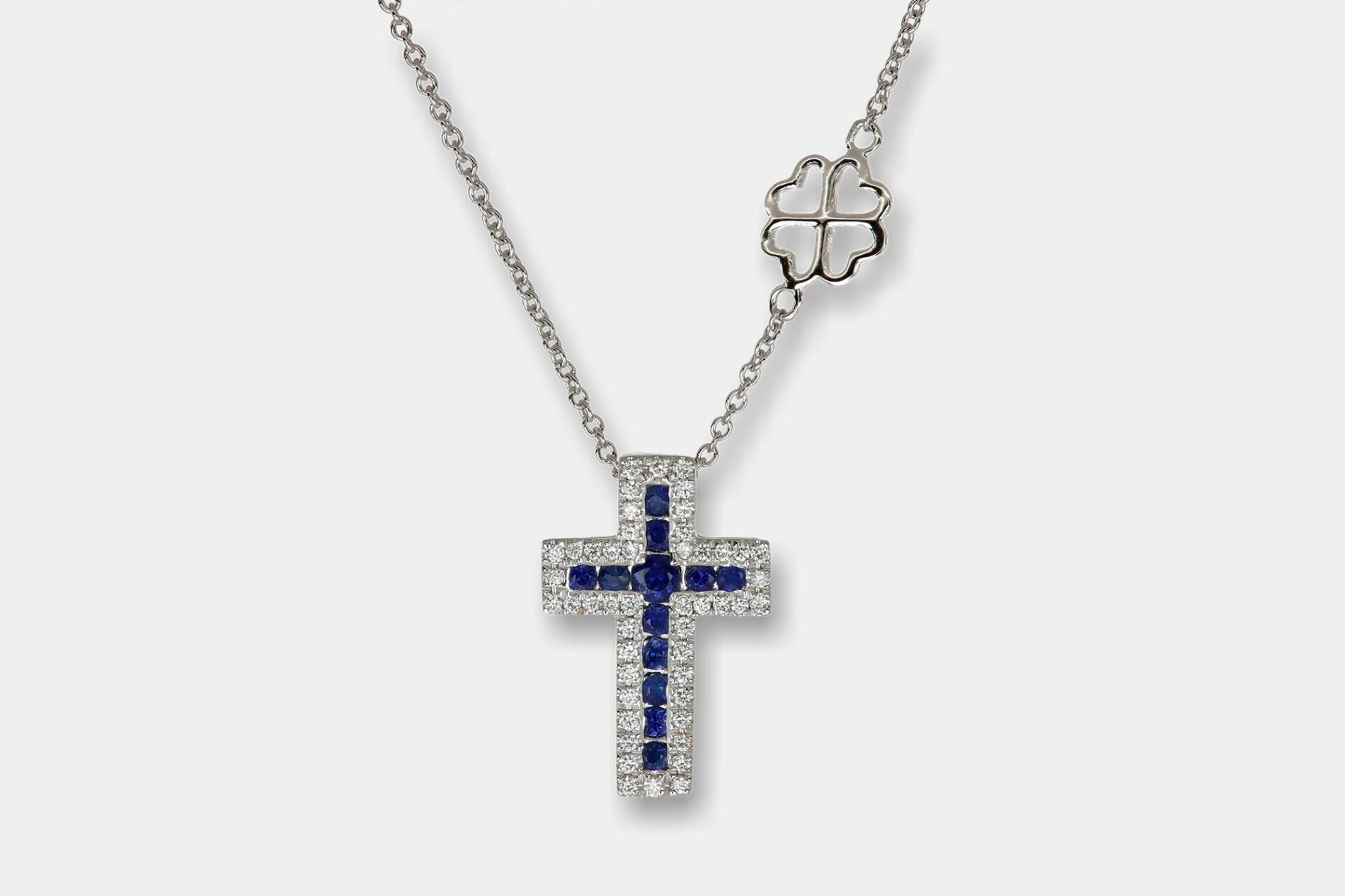 Collana croce Grand Angelus zaffiri White - Gioielleria Casavola di Noci - idee regalo battesimo importante