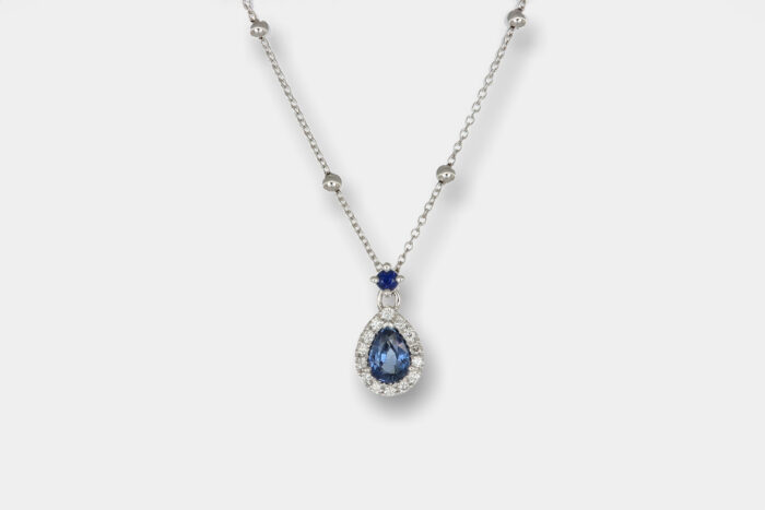 Collana goccia zaffiro Blue Nature White - Gioielleria Casavola di Noci - idee regalo compleanno donna - diamanti e oro bianco