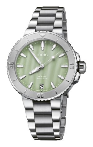 Oris Aquis Date 01 733 7770 4157-07 8 18 05P - Gioielleria Casavola di Noci - orologio automatico svizzero con quadrante verde madreperla