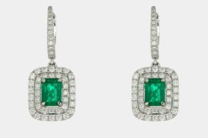 Orecchini pendenti rettangolari smeraldo Prestige White - Gioielleria Casavola di Noci - idee regalo per anniversario importante di matrimonio
