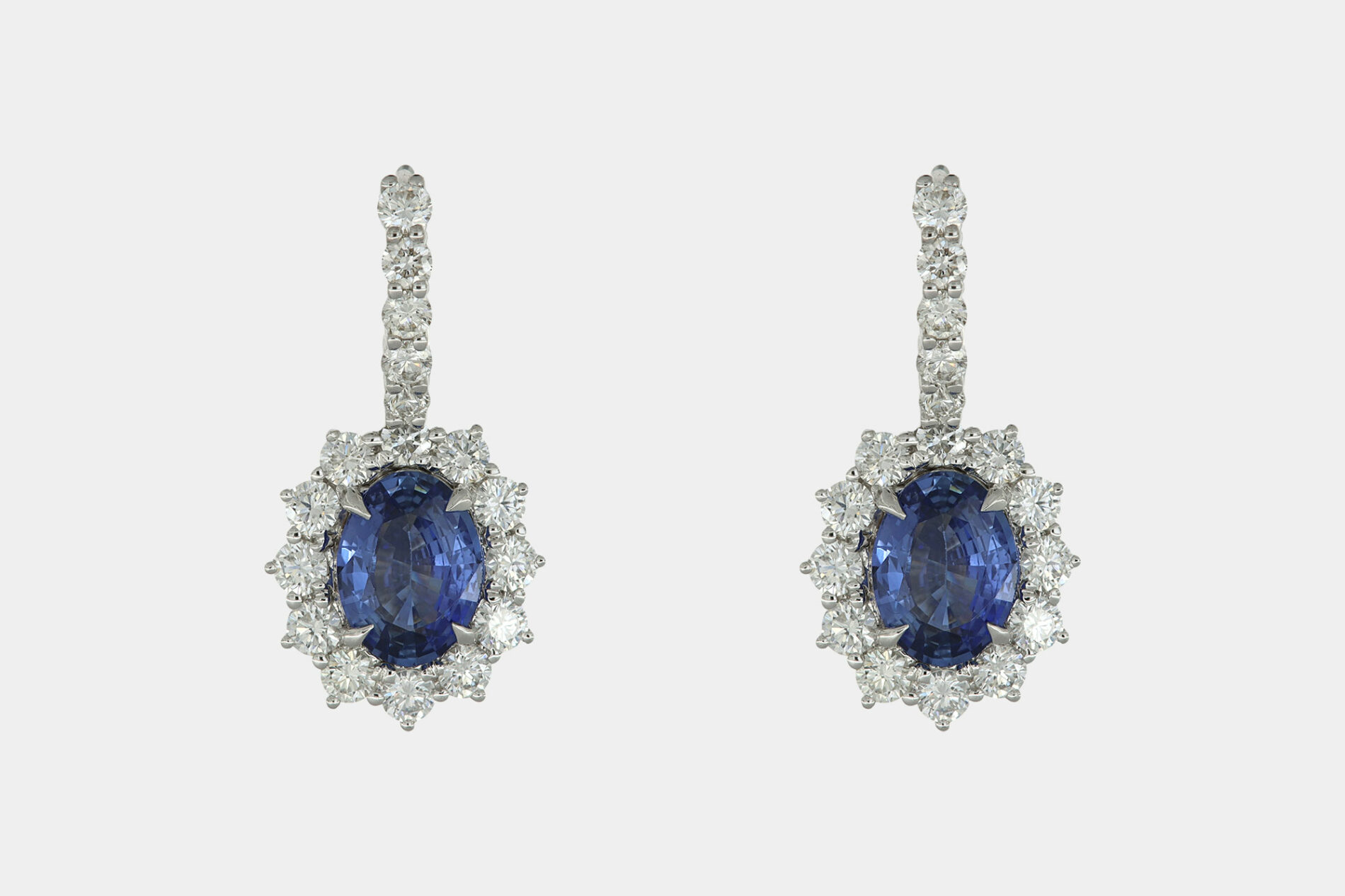 Orecchini rosetta zaffiro pavé Prestige White - Gioielleria Casavola di Noci - idee regalo anniversario di matrimonio importante - Per lei