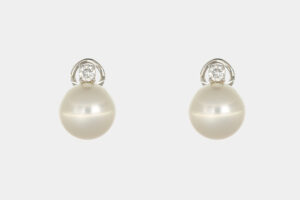 Crivelli orecchini monachella perle Australia e diamante - Gioielleria Casavola di Noci - idee regalo compleanno mamma 60 anni