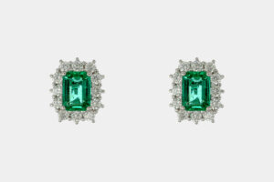 Crivelli orecchini smeraldo e diamanti oro bianco - Gioielleria Casavola di Noci - idee regalo per una donna che va in pensione