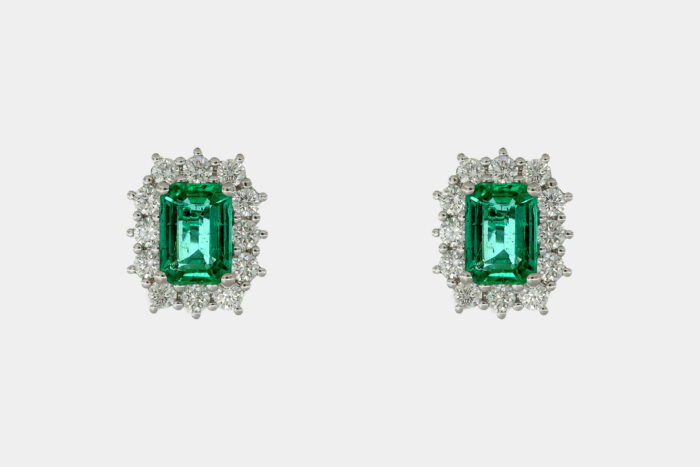 Crivelli orecchini smeraldo e diamanti oro bianco - Gioielleria Casavola di Noci - idee regalo per una donna che va in pensione