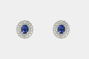 Crivelli orecchini zaffiro halo diamanti - Gioielleria Casavola di Noci - idee regalo per donna che va in pensione