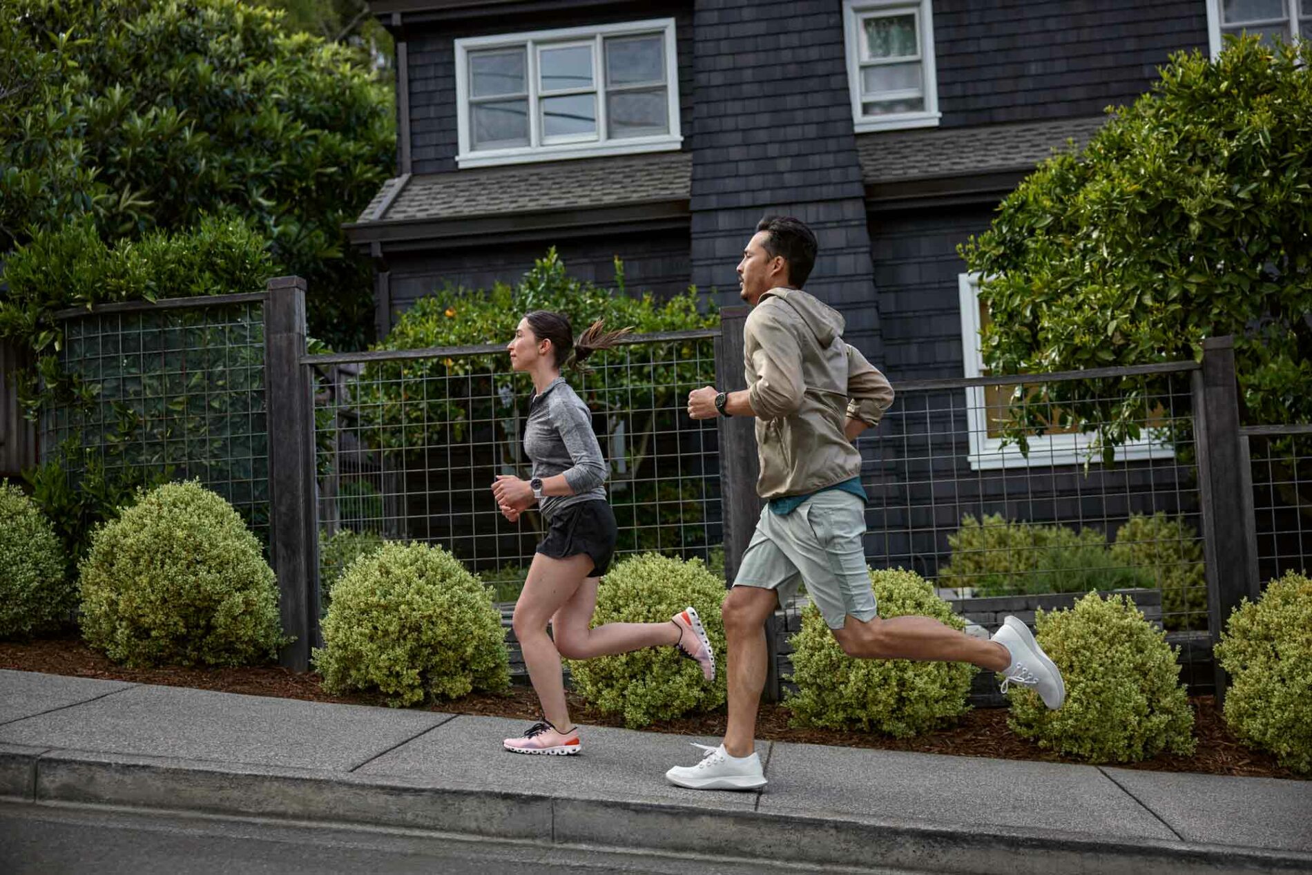 Garmin serie VENU 3S - Gioielleria Casavola di Noci - smartwatch GPS multisport per fitness e running