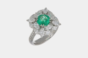 Anello con smeraldo e diamanti marquise Prestige - Gioielleria Casavola di Noci - idee regalo compleanno 60 anni nonna