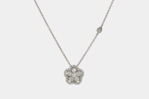 Collana fiore diamanti Cornflower Nature White - Gioielleria Casavola di Noci - idee regalo laurea ragazza - in oro bianco 18 carati