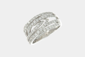 Crivelli anello a fascia annodato con diamanti - Gioielleria Casavola di Noci - idee regalo 50 anni moglie - oro bianco 18 carati